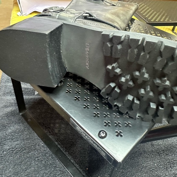 318.322. NEW SIZE 7 Black Combat Moto Boots with Buckle Straps - Picture 3 of 7